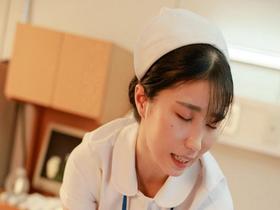 彼女持ち患者を逆NTR 退院拒否必死レベルの追撃フェラ好きな献身的性看護師 18発射 なつみ柑奈　サンプル画像06